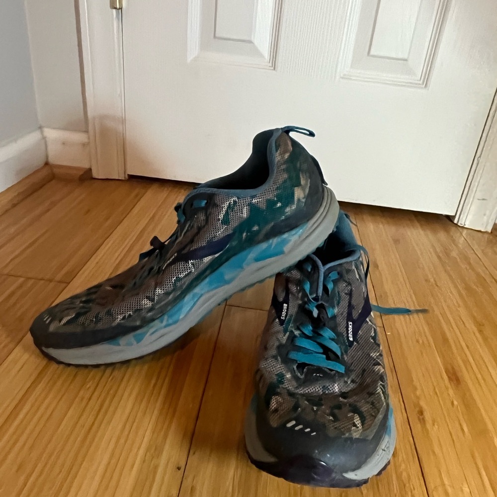 Brooks Cadcadia trail shoe